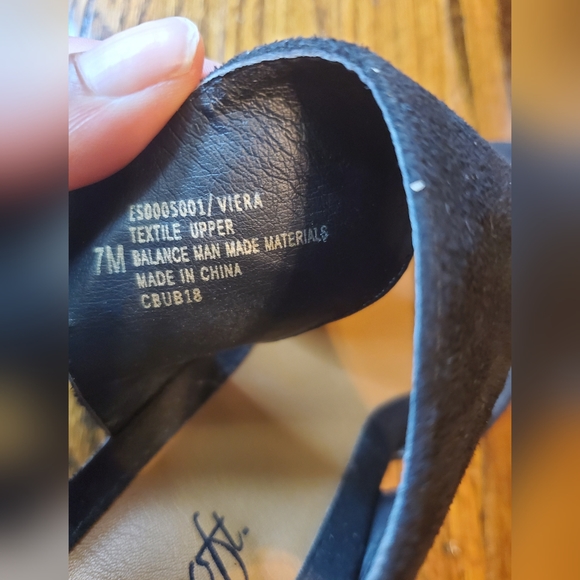 Eűro Soft by Sőft Suede Heel - Picture 5 of 7